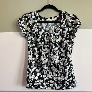 White House Black Market Tulip Floral Print Short Sleeve Blouse Size XS